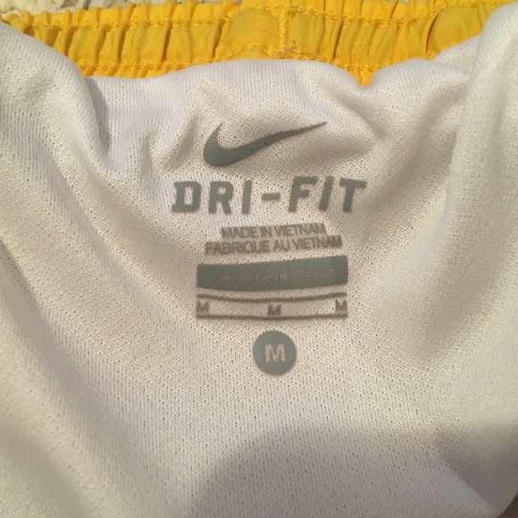 Girls Yellow Nike Shorts - Picture 4 of 5